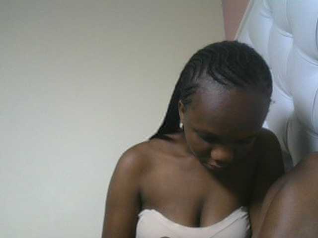 Naughtypetite1 live cam on BongaCams