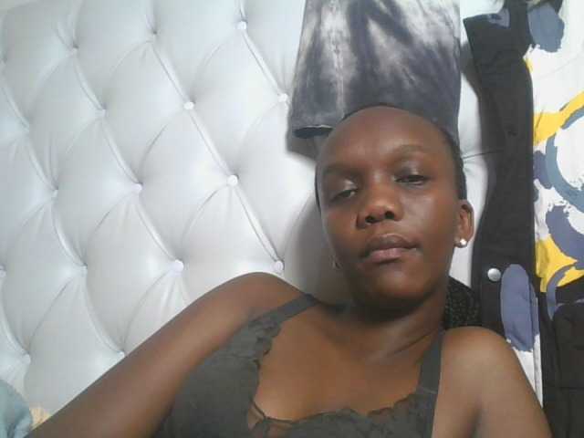 Naughtypetite1 live cam on BongaCams