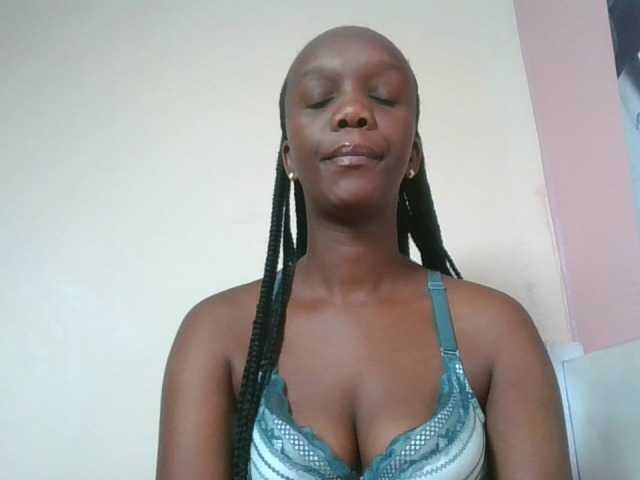 Naughtypetite1 live cam on BongaCams