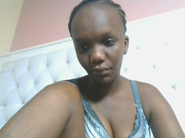 Naughtypetite1 webcam bongacams model stream image