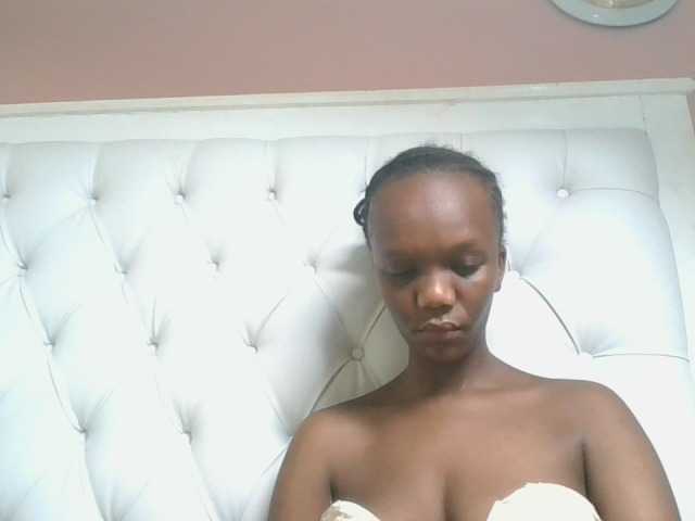 Naughtypetite1 live cam on BongaCams
