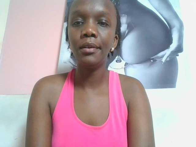 Naughtypetite1 live cam on BongaCams