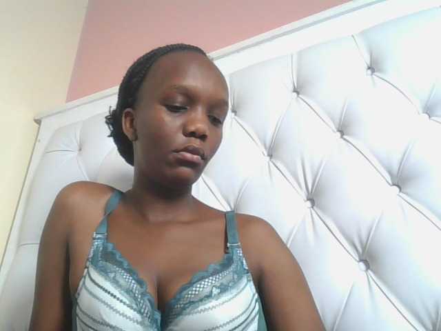 Naughtypetite1, live now on BongaCams