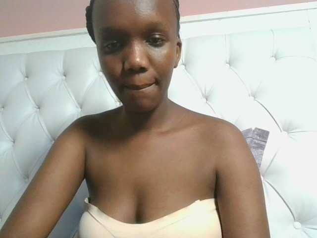 Naughtypetite1 live cam on BongaCams