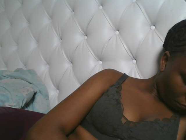 Naughtypetite1