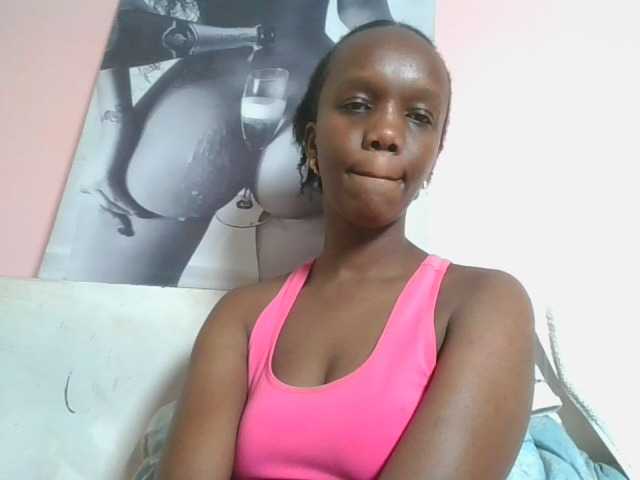Naughtypetite1 live cam on BongaCams