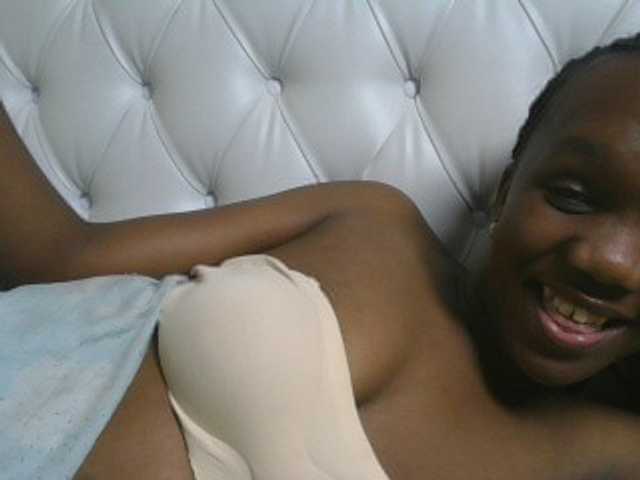 Naughtypetite1