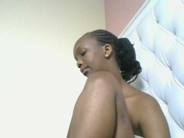 Naughtypetite1