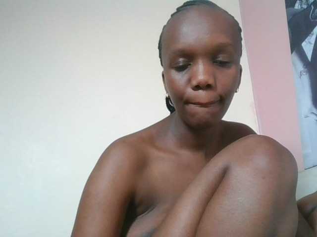 Naughtypetite1 live cam on BongaCams