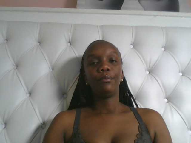 Naughtypetite1 live cam on BongaCams