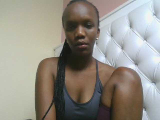 Naughtypetite1 live cam on BongaCams