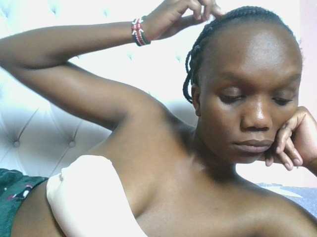 Naughtypetite1 live cam on BongaCams