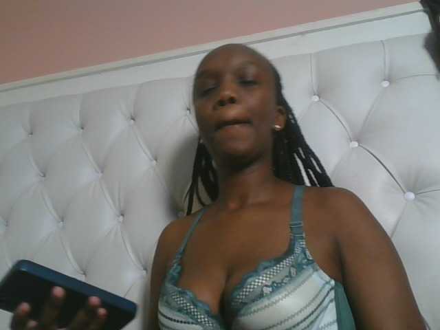 Naughtypetite1