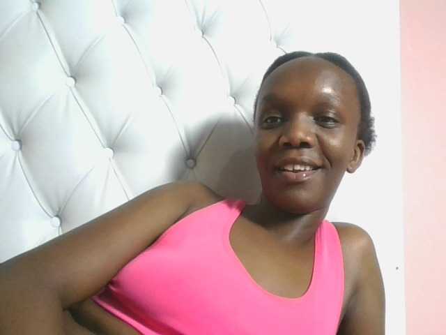 Naughtypetite1 live cam on BongaCams