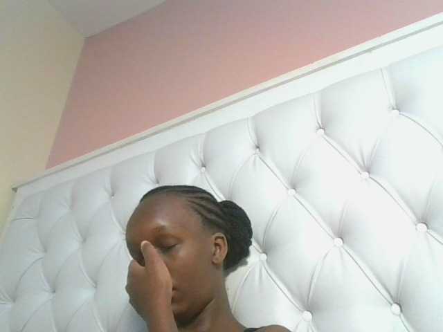 Naughtypetite1