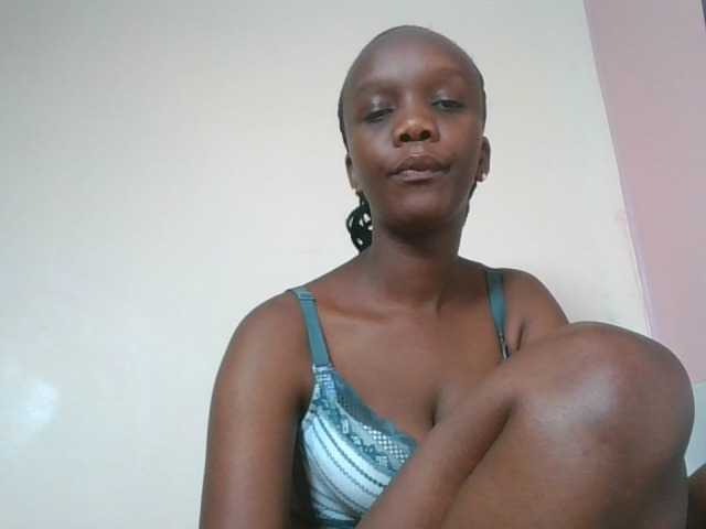 Naughtypetite1 live cam on BongaCams
