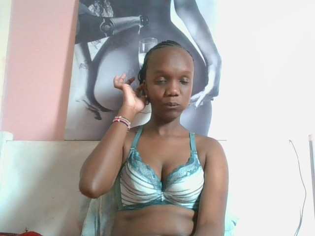 Naughtypetite1 live cam on BongaCams