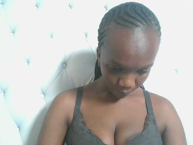 Naughtypetite1 live cam on BongaCams