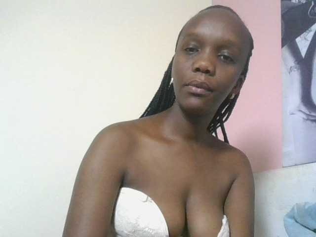 Naughtypetite1 live cam on BongaCams