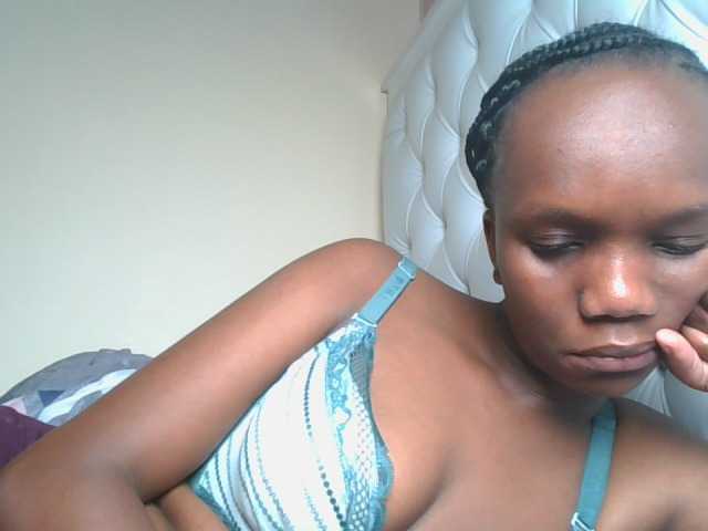 Naughtypetite1, live now on BongaCams