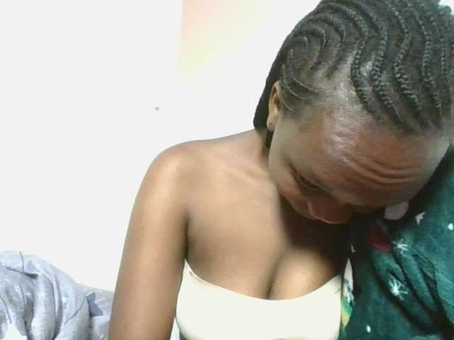 Naughtypetite1 live cam on BongaCams