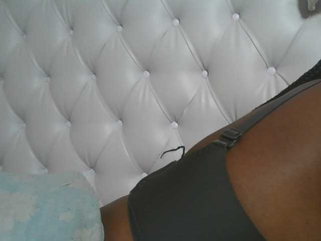 Naughtypetite1 live cam on BongaCams