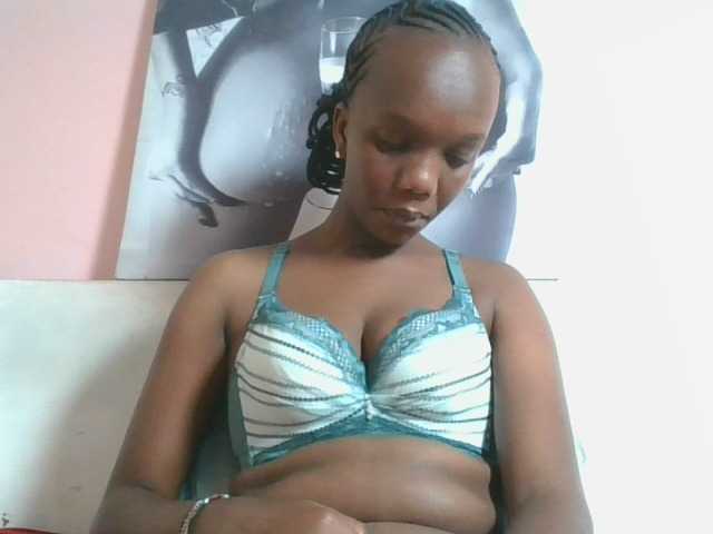 Naughtypetite1 live cam on BongaCams