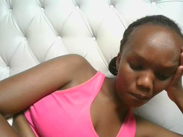 Naughtypetite1 live cam on BongaCams