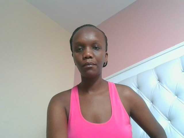 Naughtypetite1 live cam on BongaCams