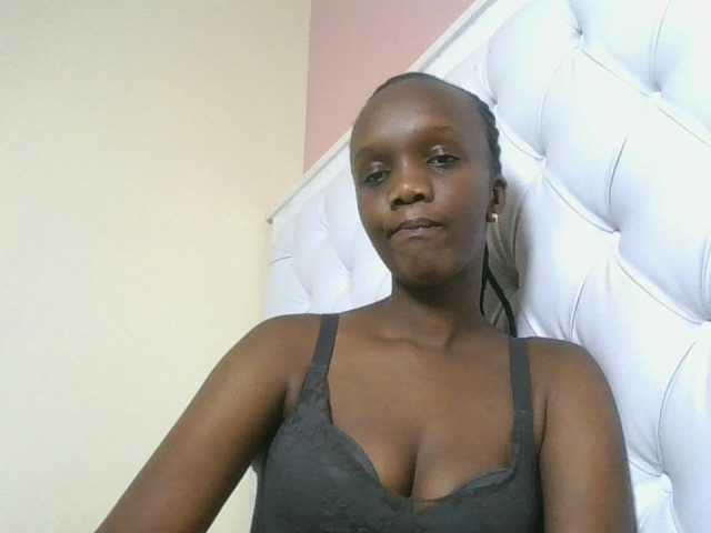 Naughtypetite1 live cam on BongaCams
