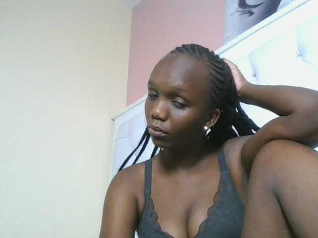Naughtypetite1 live cam on BongaCams