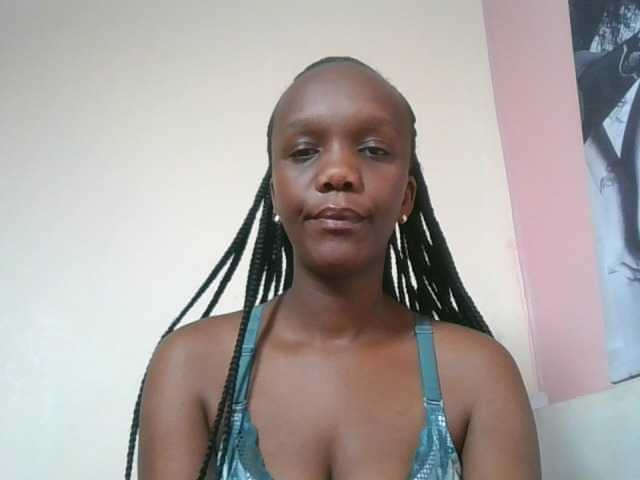 Naughtypetite1 live cam on BongaCams
