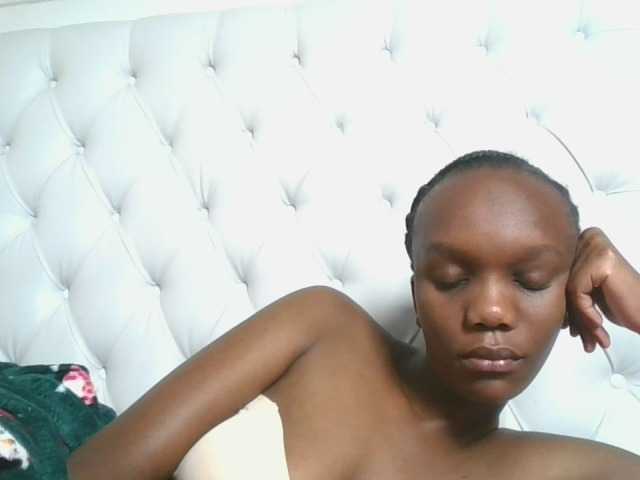 Naughtypetite1