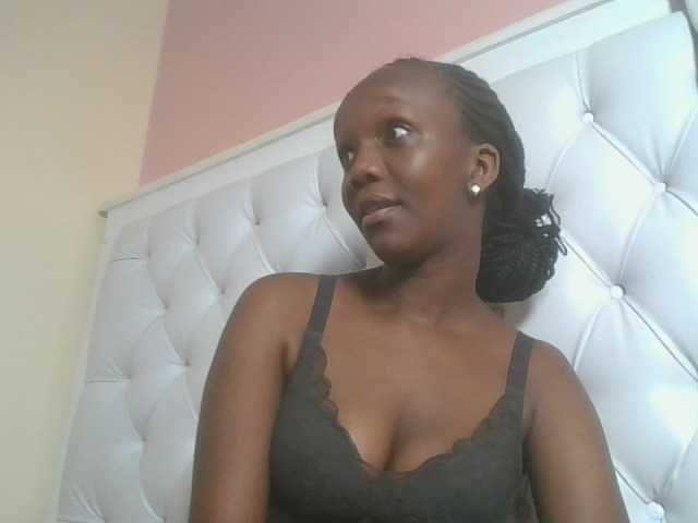 Naughtypetite1 live cam on BongaCams