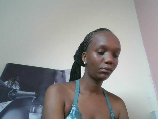 Naughtypetite1 live cam on BongaCams