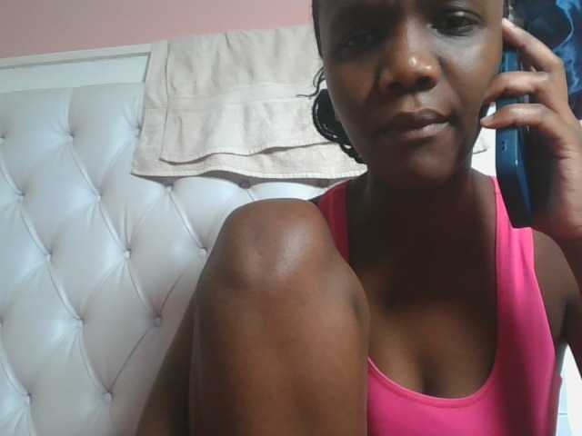 Naughtypetite1 live cam on BongaCams