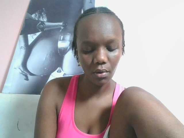 Naughtypetite1 live cam on BongaCams