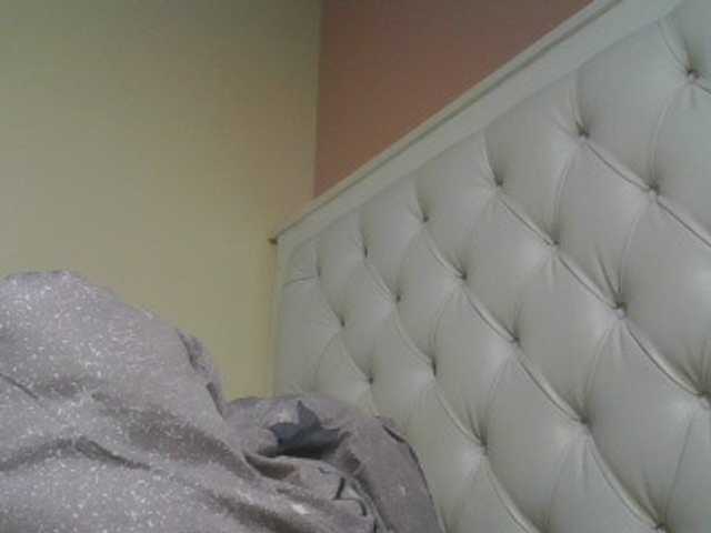 Naughtypetite1 live cam on BongaCams