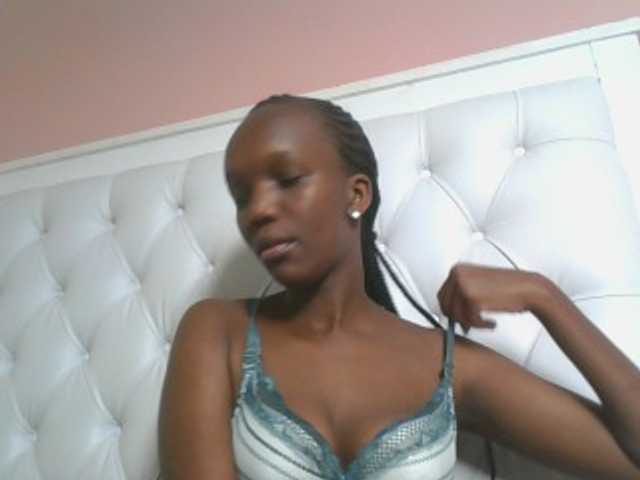 Naughtypetite1 live cam on BongaCams