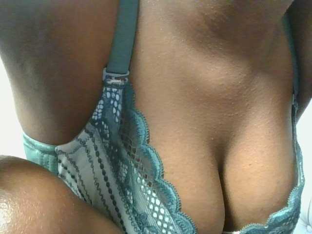 Naughtypetite1