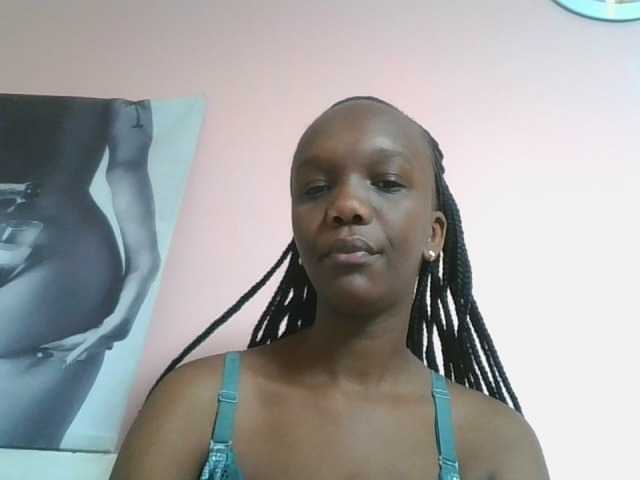 Naughtypetite1 live cam on BongaCams