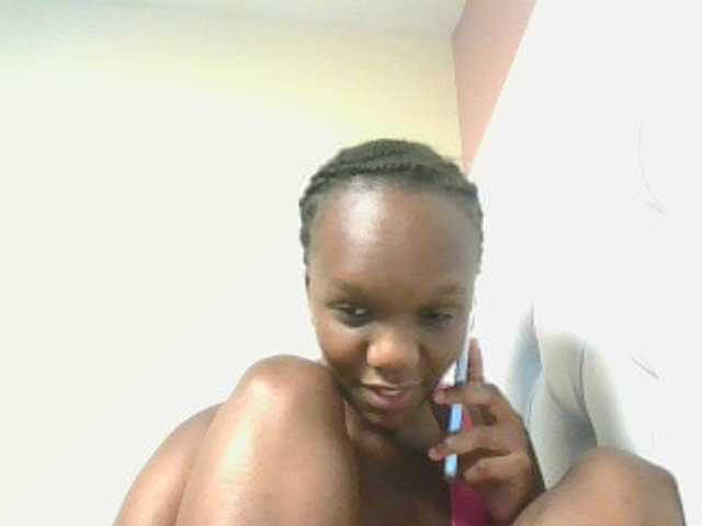 Naughtypetite1 live cam on BongaCams