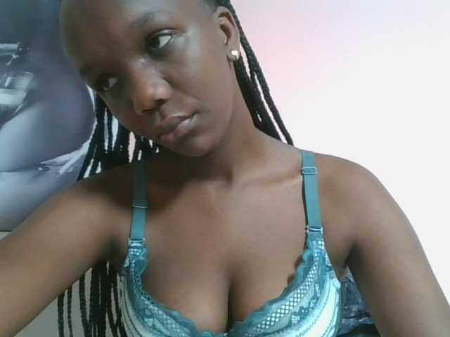 Naughtypetite1 live cam on BongaCams