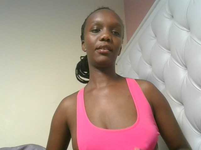 Naughtypetite1 live cam on BongaCams