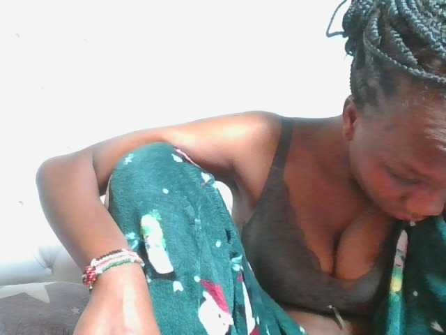 Naughtypetite1 live cam preview