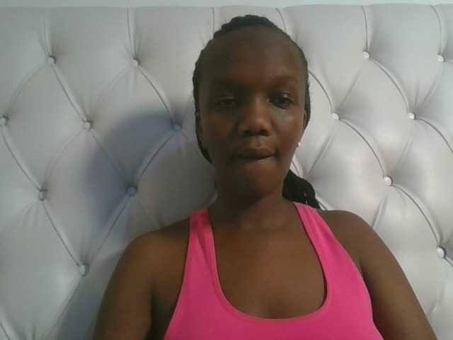 Naughtypetite1 live cam on BongaCams