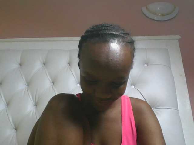 Naughtypetite1 live cam on BongaCams