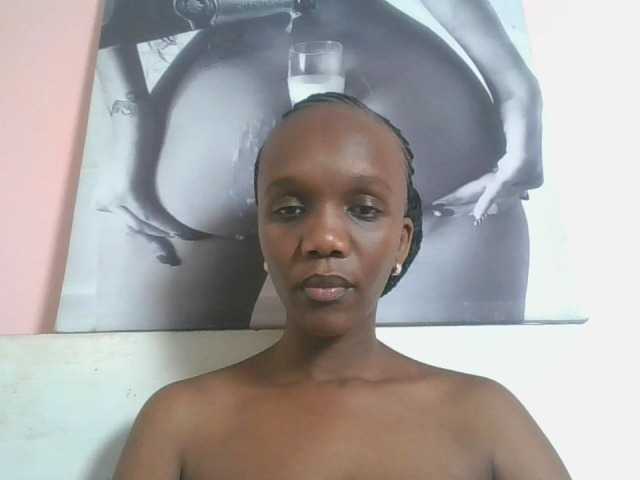 Naughtypetite1 live cam on BongaCams