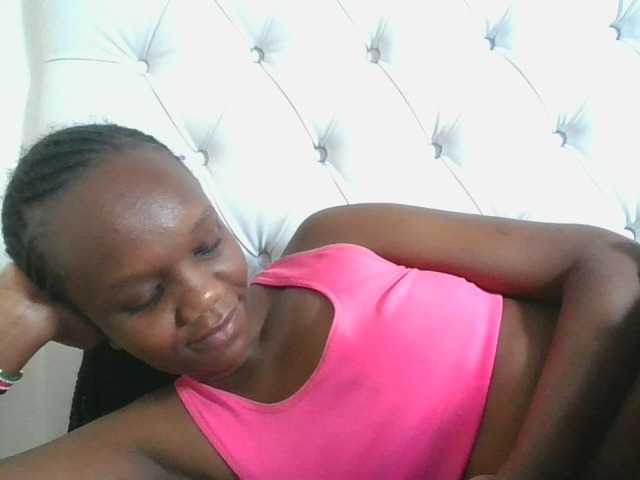 Naughtypetite1 live cam on BongaCams