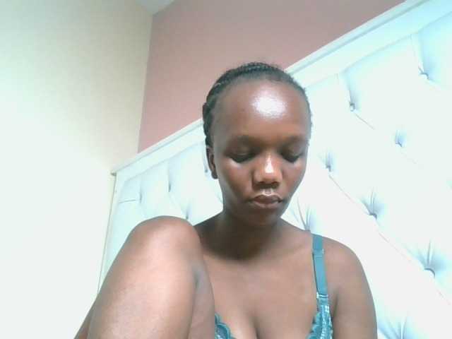 Naughtypetite1 live cam on BongaCams